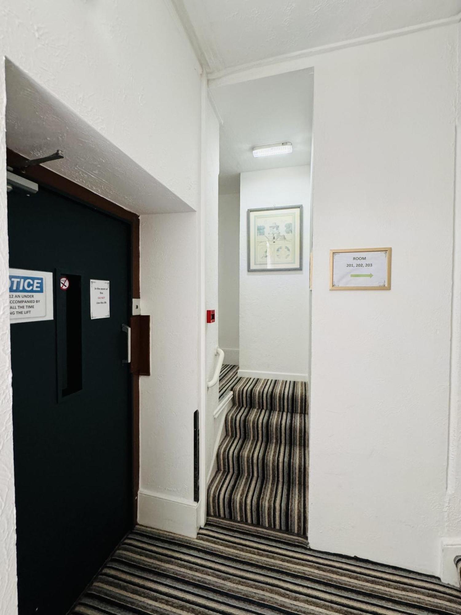 Carlton Court Hotel Eastbourne Ngoại thất bức ảnh