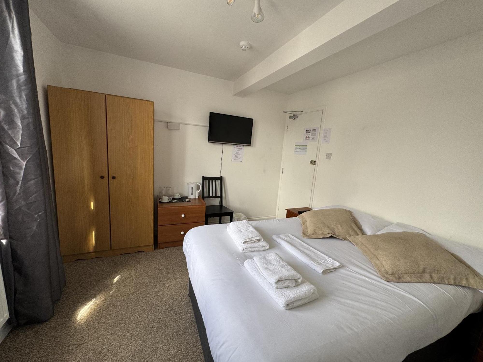 Carlton Court Hotel Eastbourne Phòng bức ảnh