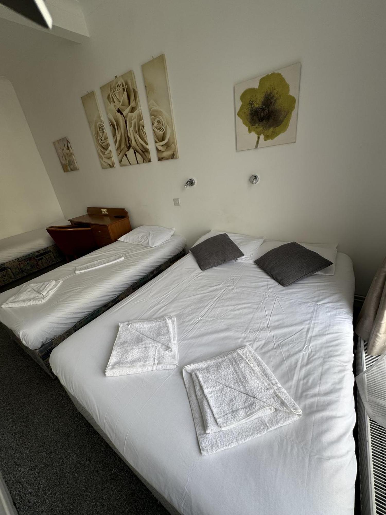 Carlton Court Hotel Eastbourne Ngoại thất bức ảnh