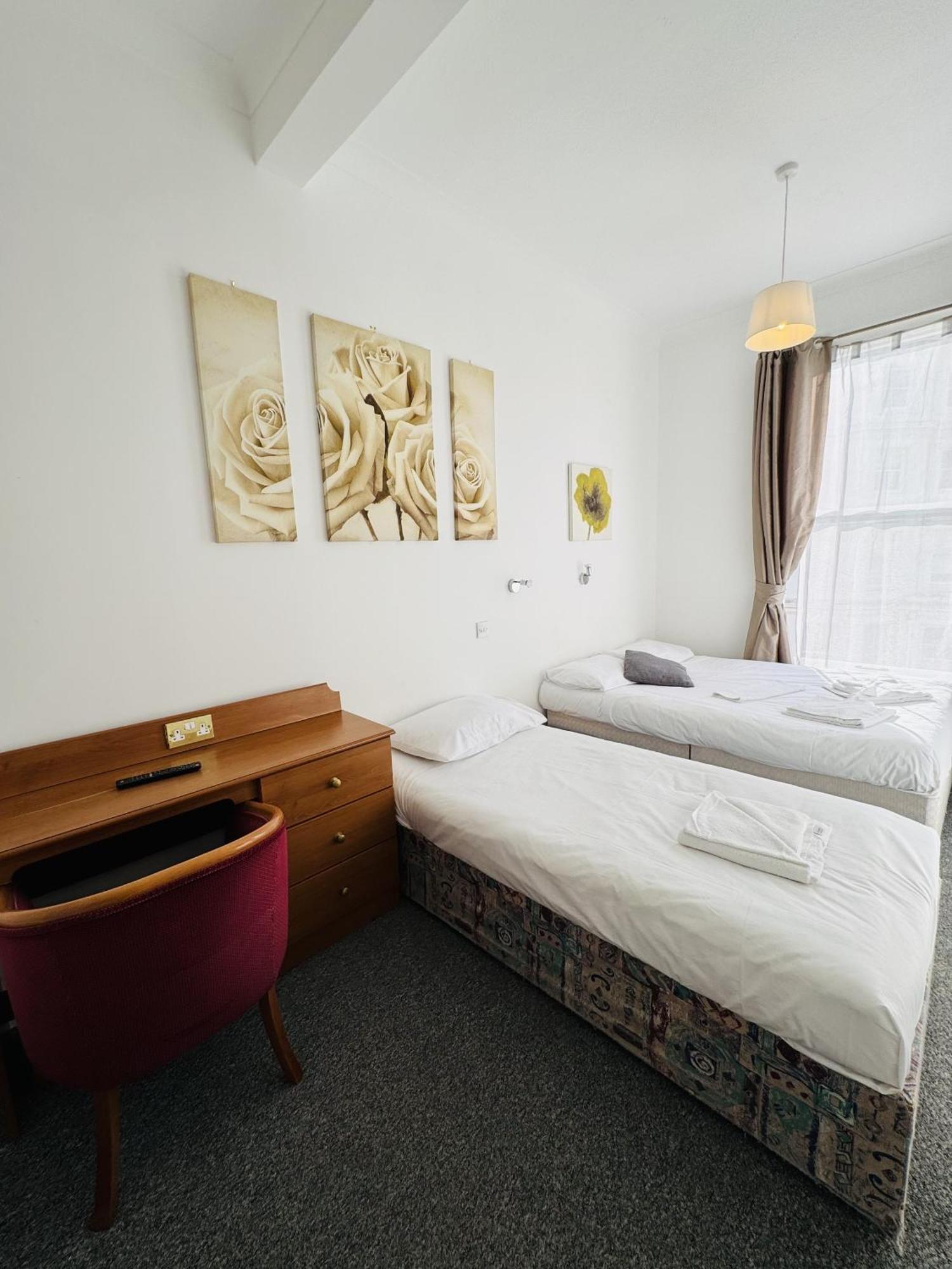 Carlton Court Hotel Eastbourne Phòng bức ảnh