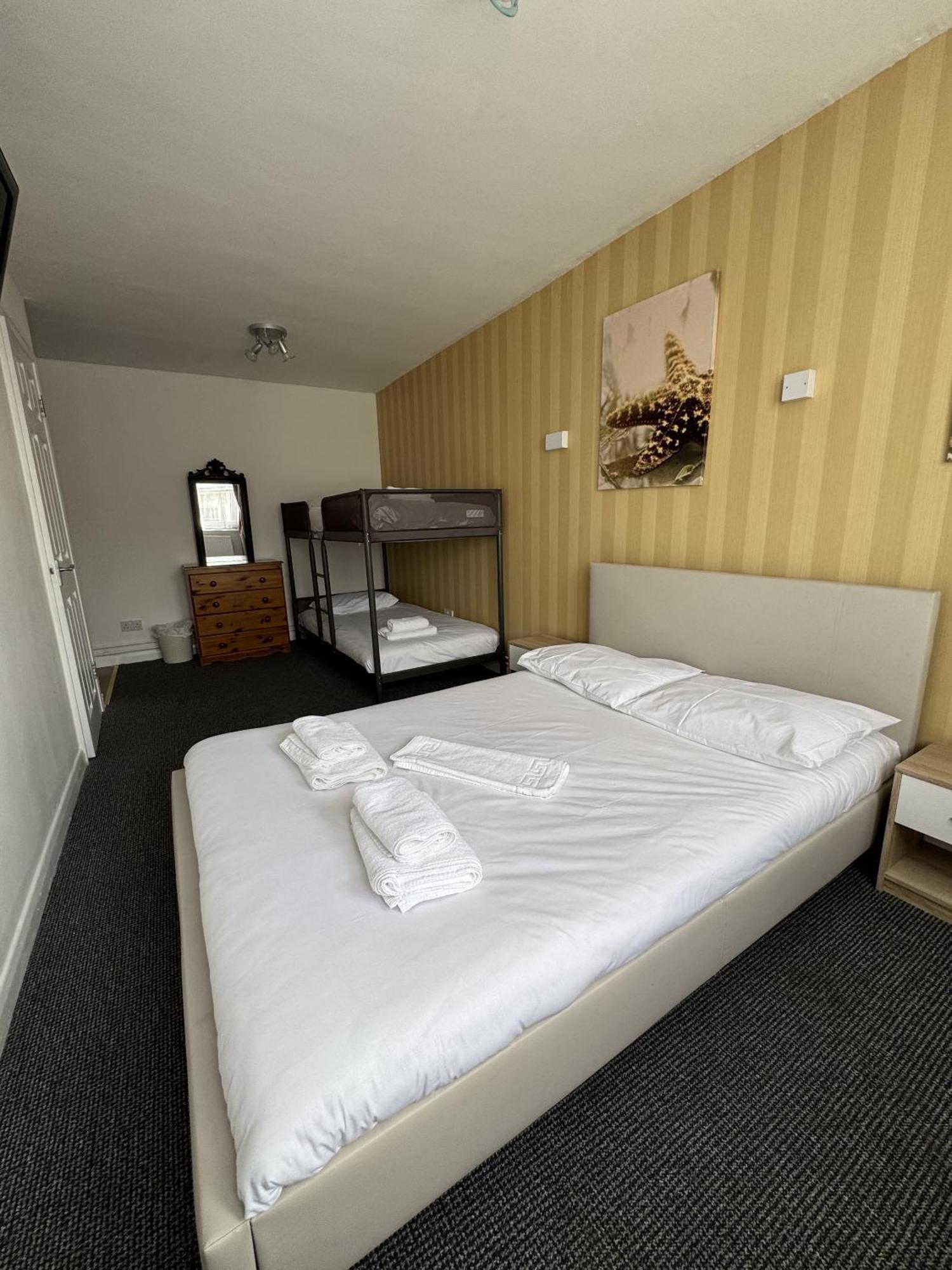 Carlton Court Hotel Eastbourne Ngoại thất bức ảnh
