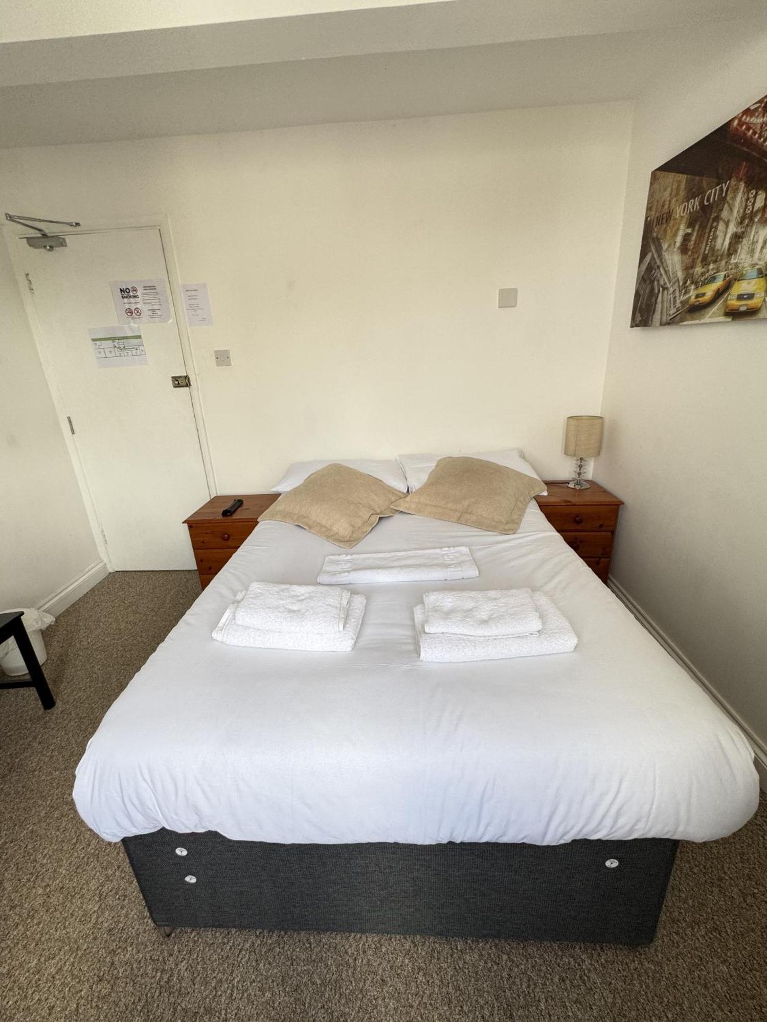 Carlton Court Hotel Eastbourne Ngoại thất bức ảnh
