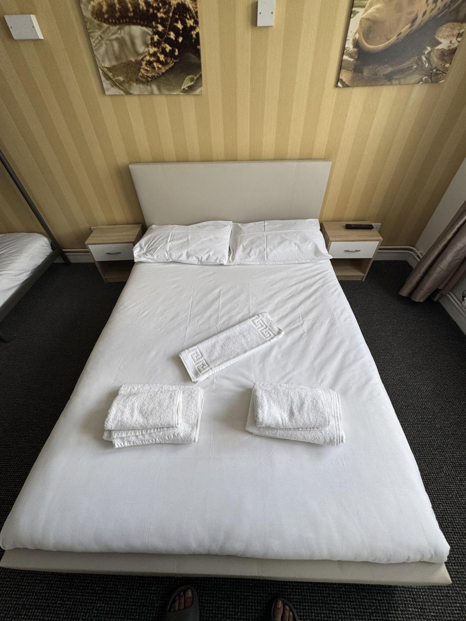 Carlton Court Hotel Eastbourne Ngoại thất bức ảnh