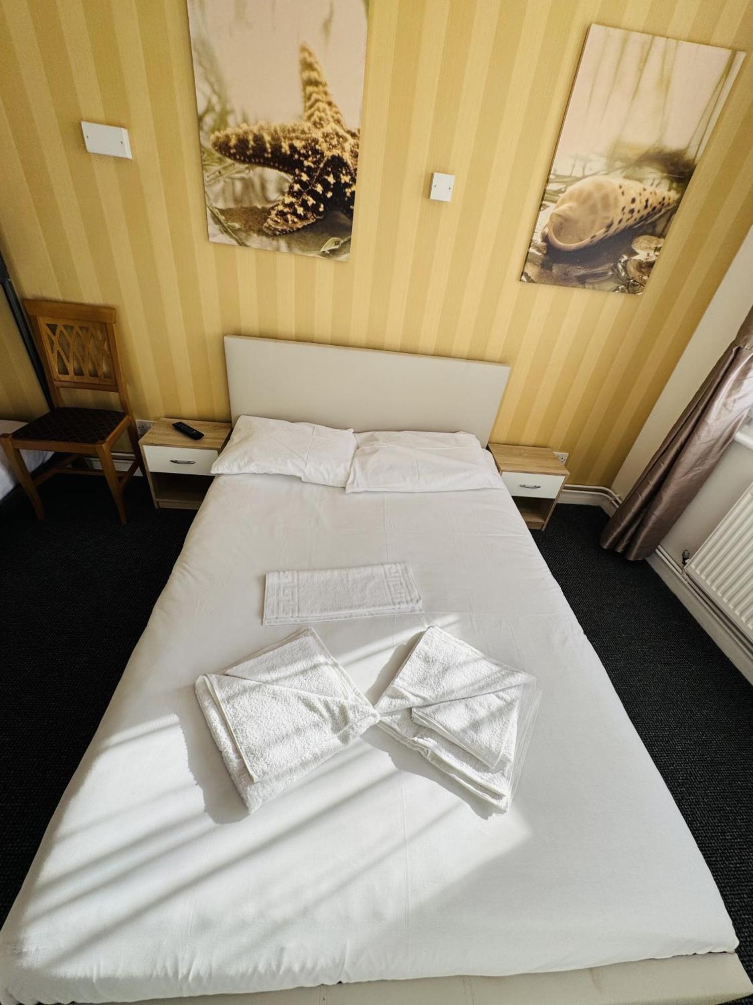 Carlton Court Hotel Eastbourne Phòng bức ảnh