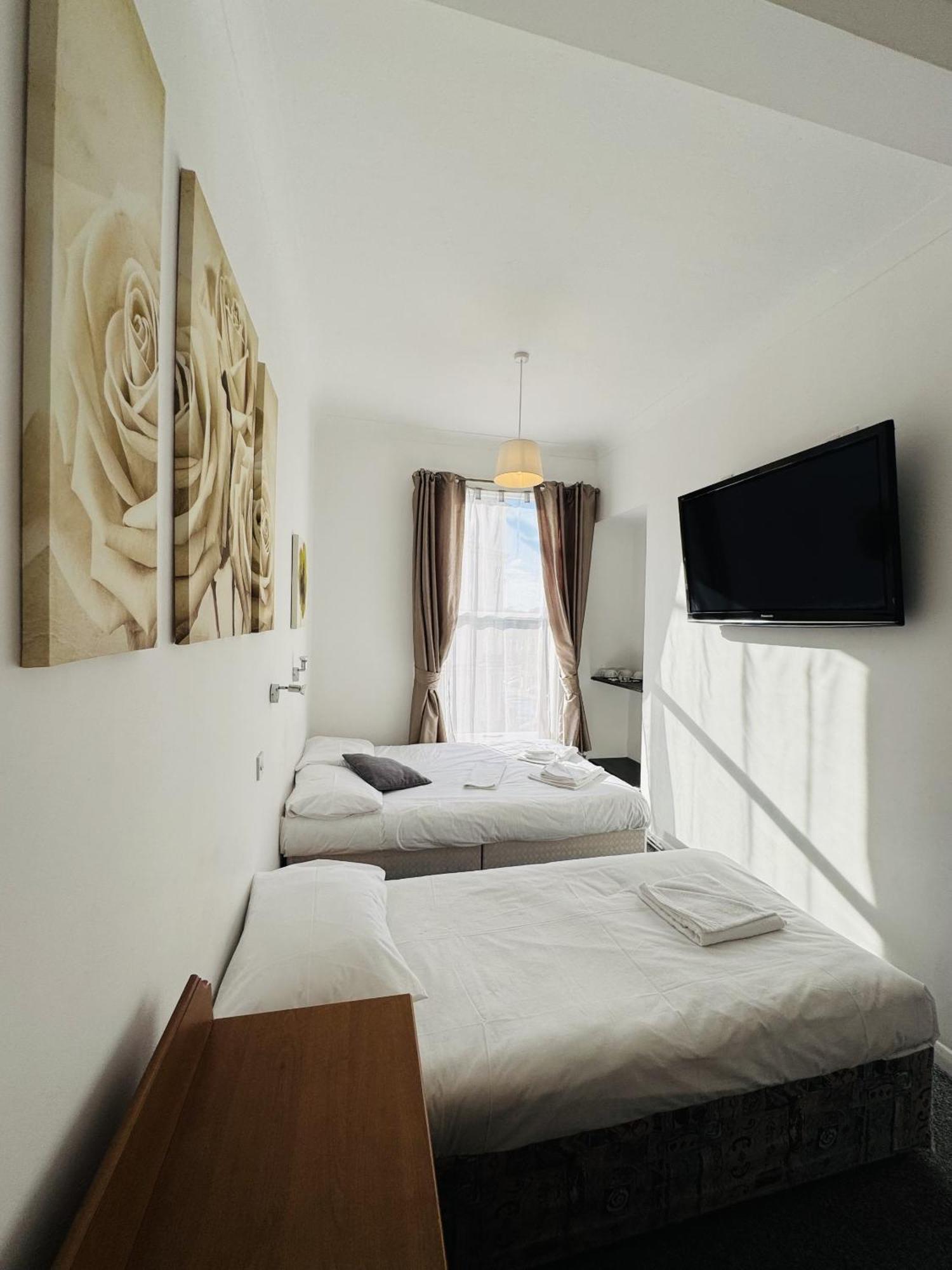 Carlton Court Hotel Eastbourne Phòng bức ảnh