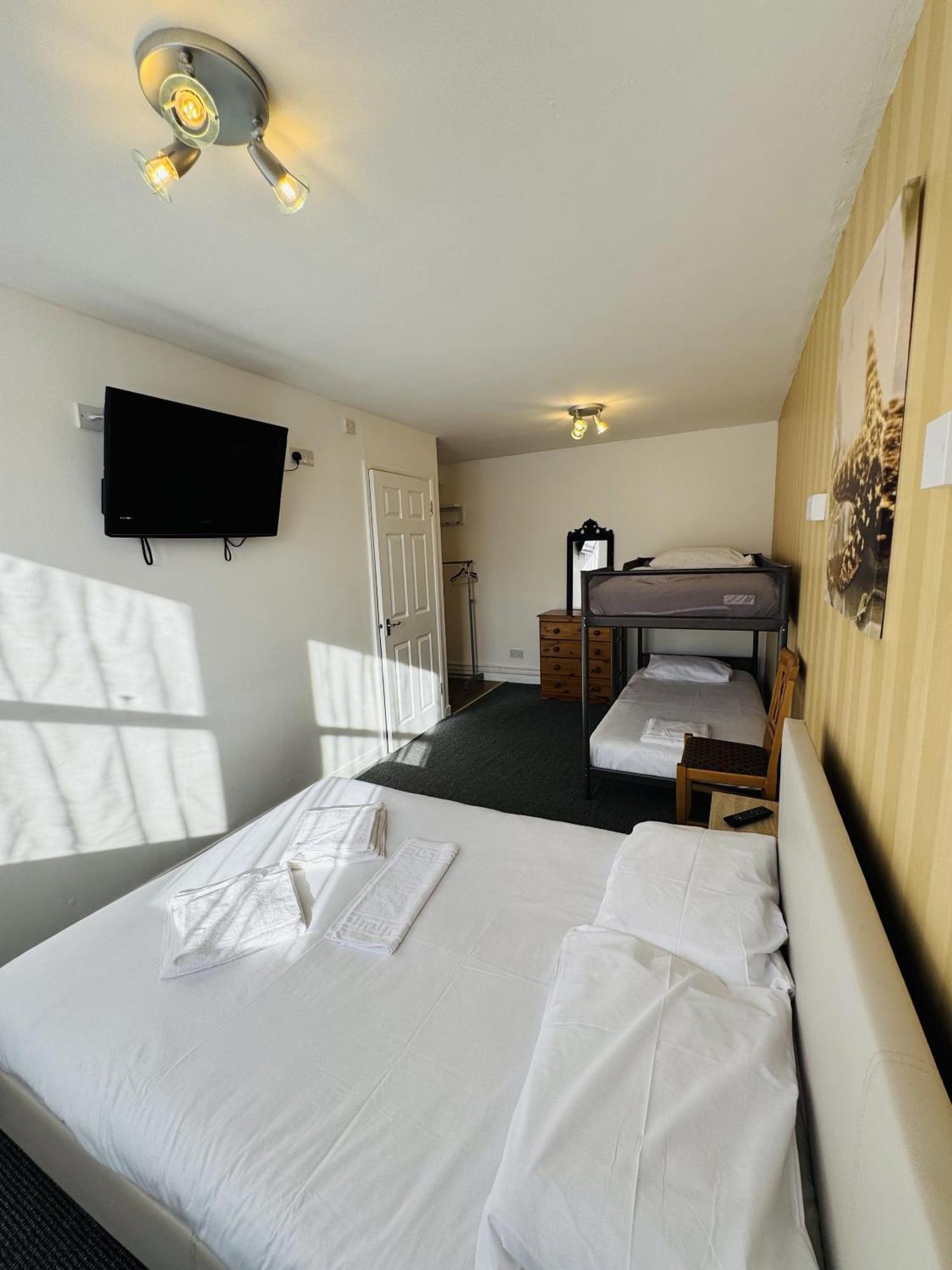 Carlton Court Hotel Eastbourne Phòng bức ảnh