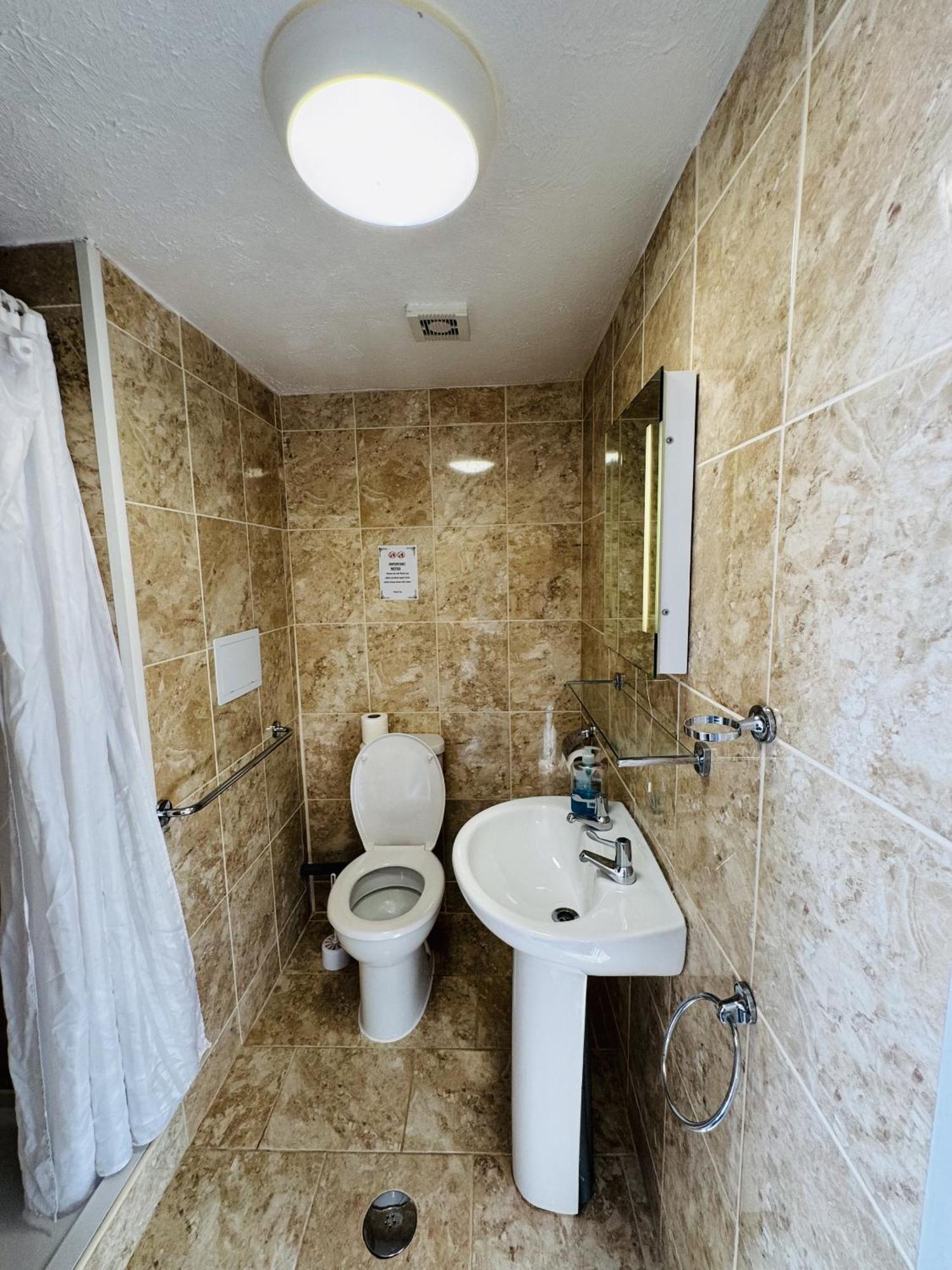 Carlton Court Hotel Eastbourne Phòng bức ảnh