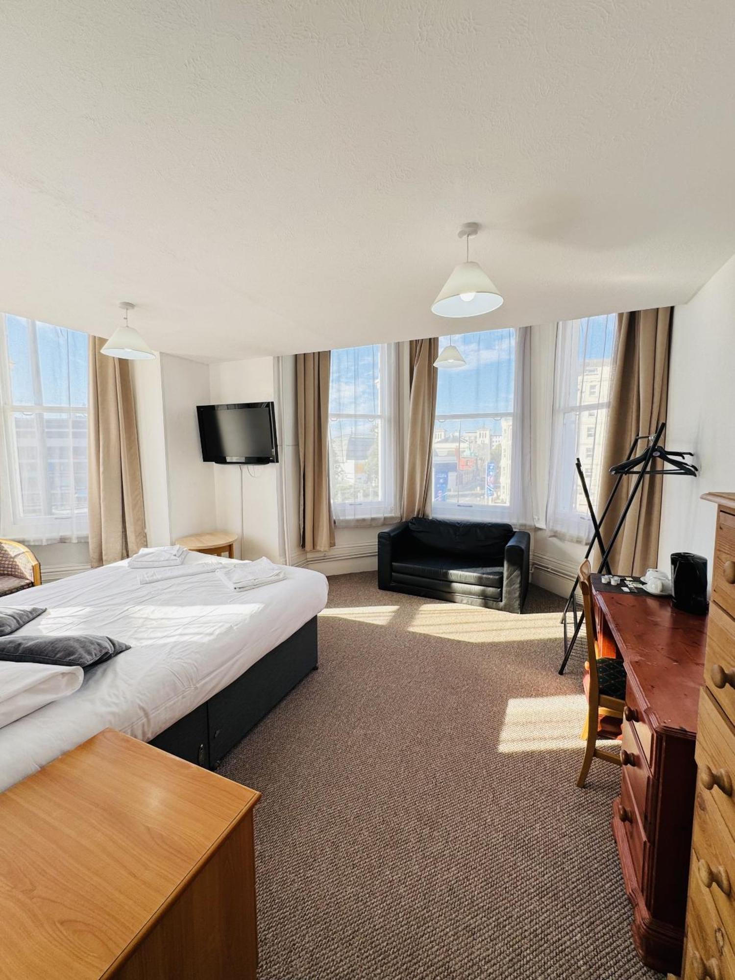 Carlton Court Hotel Eastbourne Phòng bức ảnh
