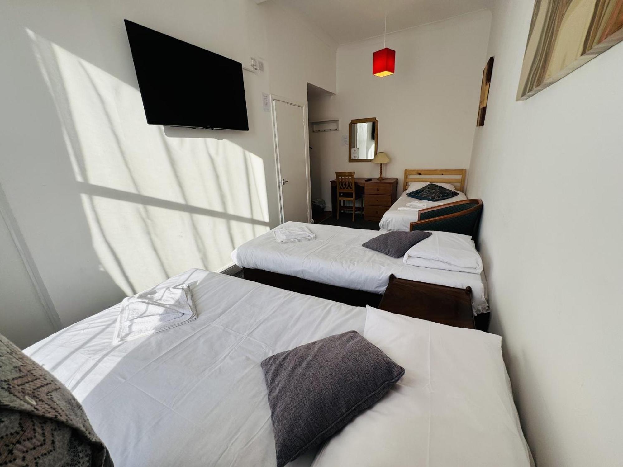 Carlton Court Hotel Eastbourne Phòng bức ảnh