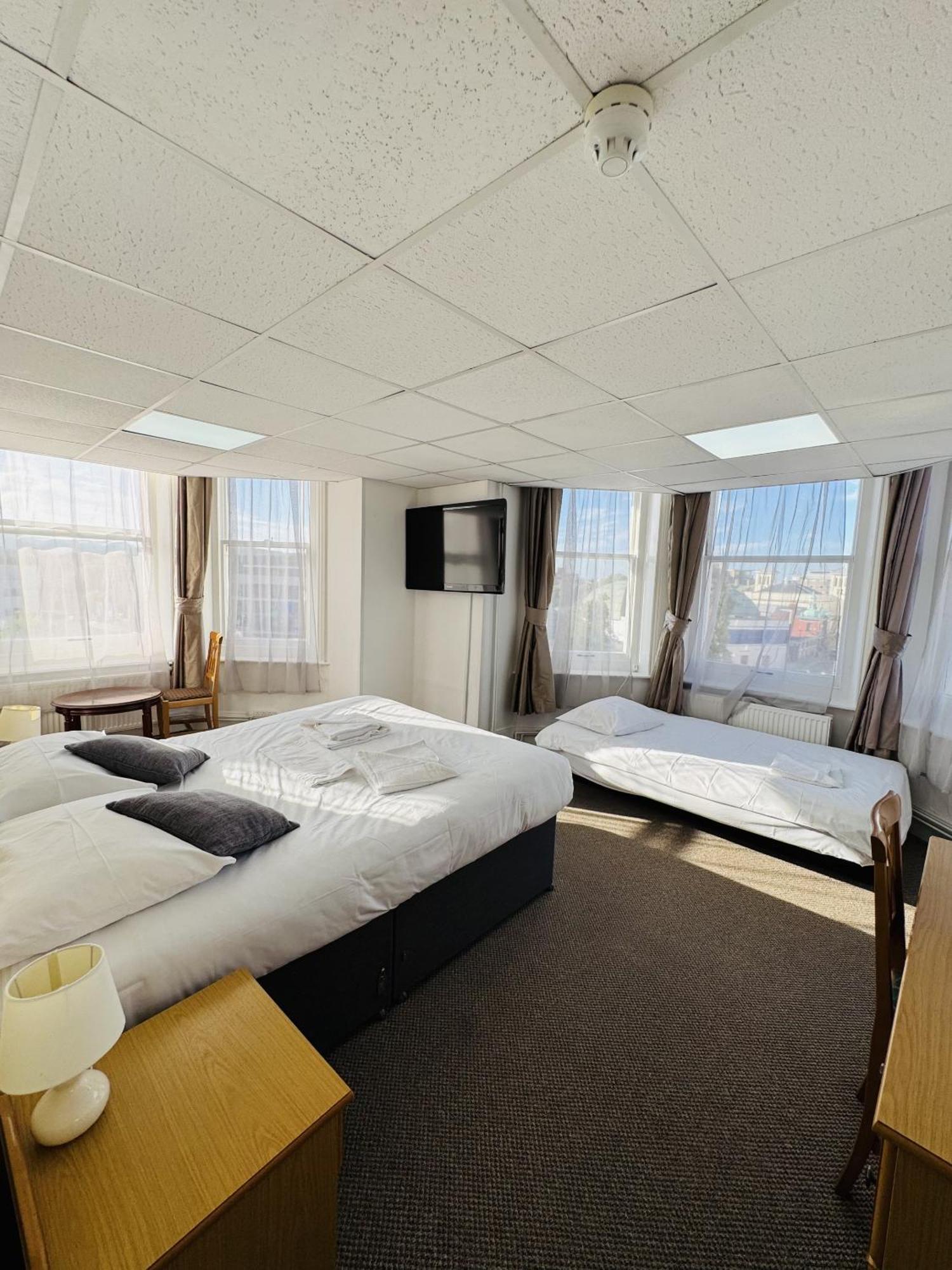 Carlton Court Hotel Eastbourne Phòng bức ảnh