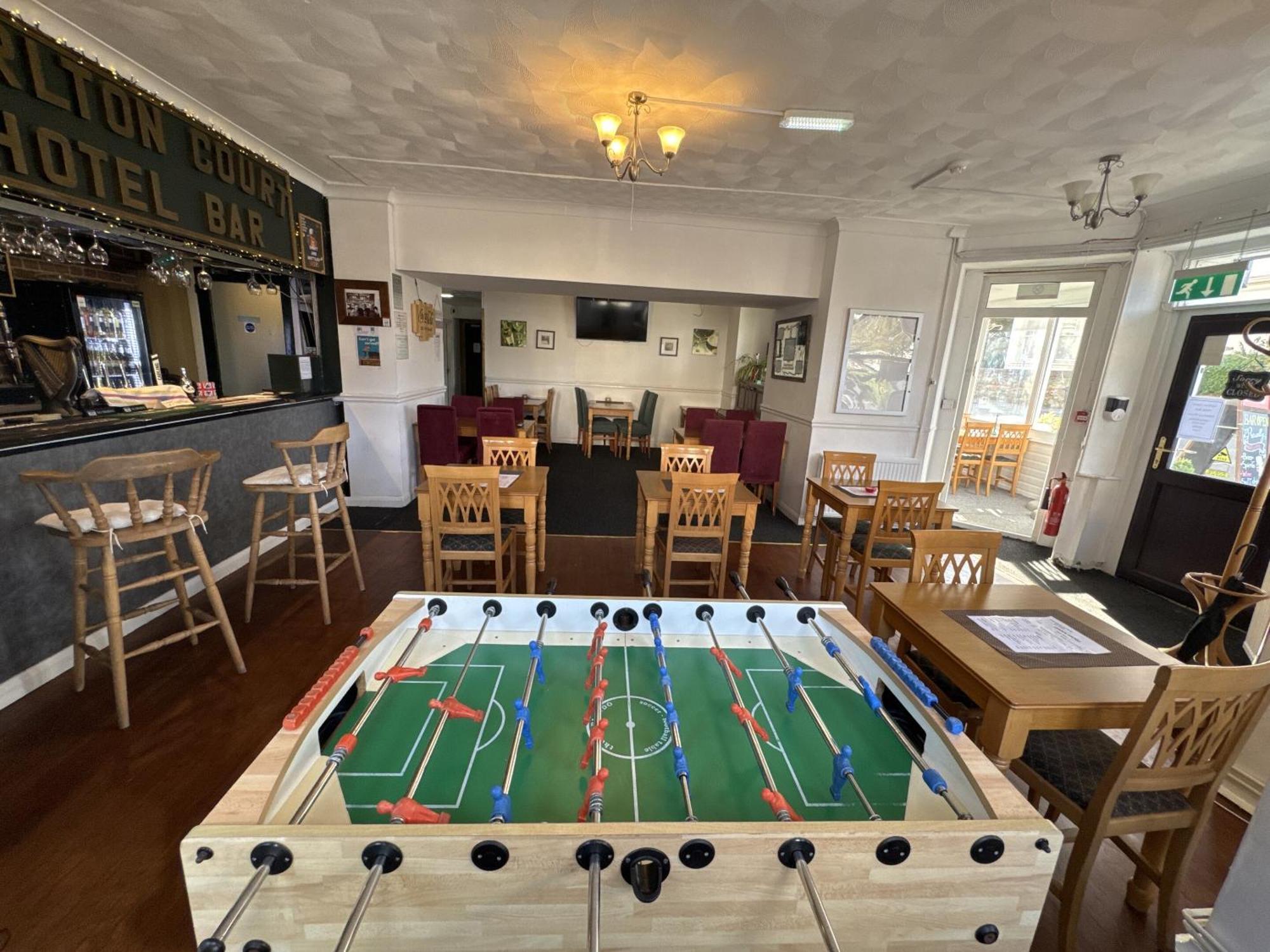 Carlton Court Hotel Eastbourne Ngoại thất bức ảnh